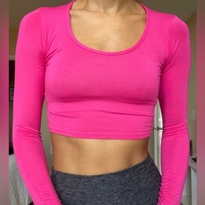Pretty Little Thing Hot Pink Long-Sleeve Crop Top